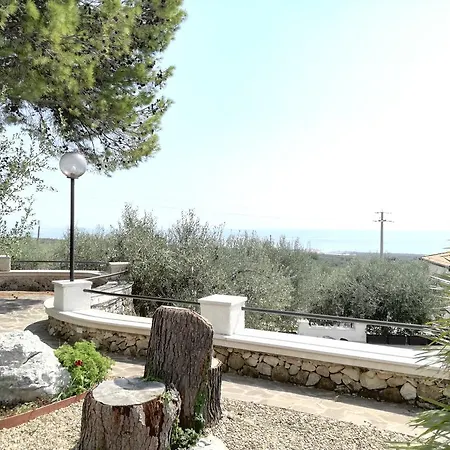 Simone, Gargano فيلة